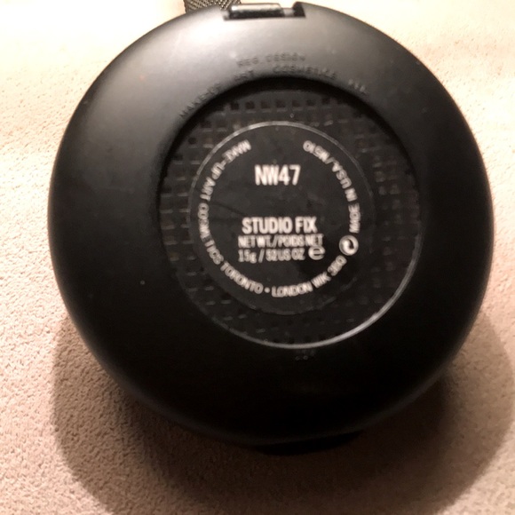 New MAC Studio Fix NW47 Foundation Powder Concealer Compact Warm Brown Matte 15g - Picture 4 of 7